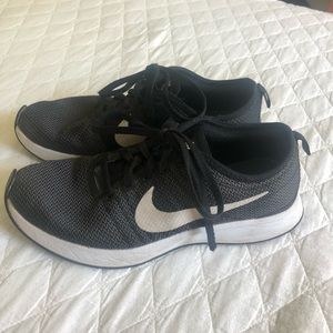 NIKE dualtone racer